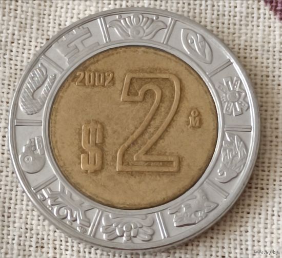 Мексика. 2 песо 2002 года.