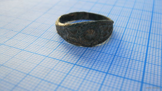 Перстень старинный. Бронза, литье.