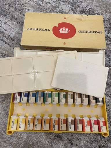 Набор акварельных красок Ленинград. СССР