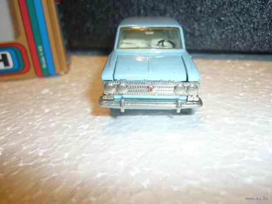 Модель авто МОСКВИЧ 427. А4.  СССР. 1:43. Капот плита
