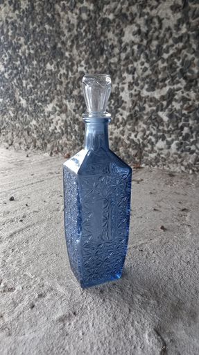 Графин, цветное стекло