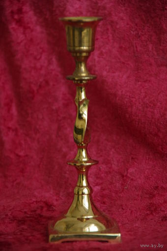Подсвечник латунный   ( высота  18 см  )