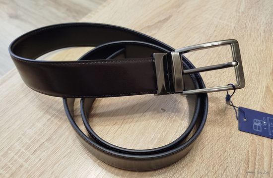 Ремень двухсторонний. Черный и т-коричневый.