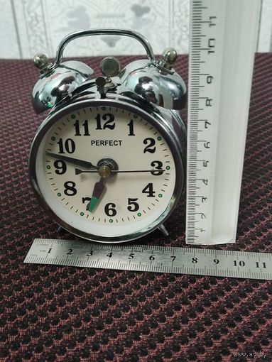 Будильник Perfect механический, 1. 80-е годы.