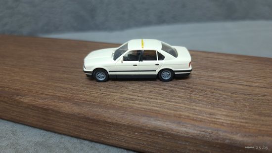 BMW 5 E34 TAXI, 1/87 от WIKING