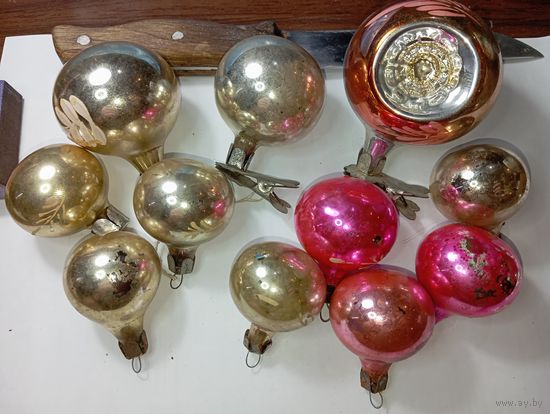 Ёлочная игрушки , Шарики 11 штук . СССР .