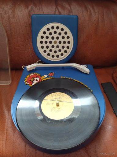 Проигрыватель пластинок Песенка. Аукцион!