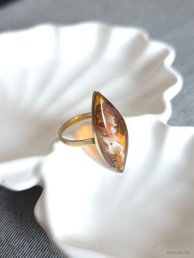 Винтажное ретро кольцо из янтаря коньячного оттенка, латунь СССР