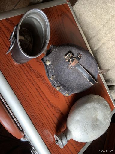 Комплектная немецкая фляга в чехле редкого ЧЁРНОГО цвета и без единой дырочки! К этому чехлу подходит только этот размер фляги! Клейм на горлышке нет!