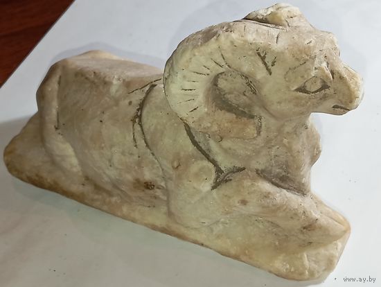 Статуэтка  Горный баран из камня  . С рубля !