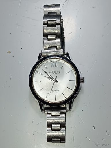 Часы кварцевые GOLD .