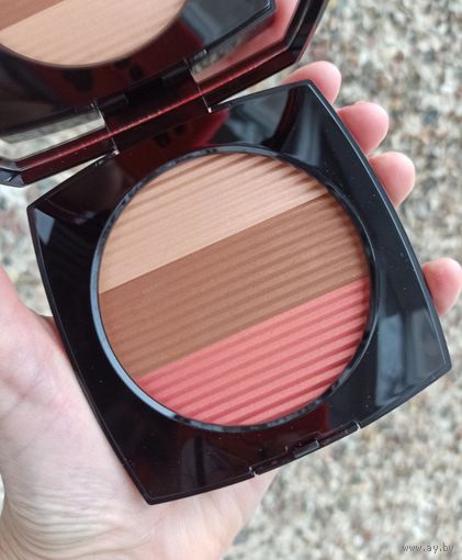 Chanel Les Beiges Healthy Glow Sun-Kissed Powder 15 gr в оттенке Light Coral