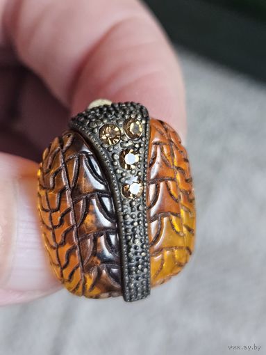 Крупные винтажные клипсы