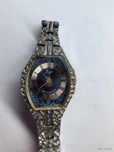 Часы Луч . Тикают. С рубля без МЦ.