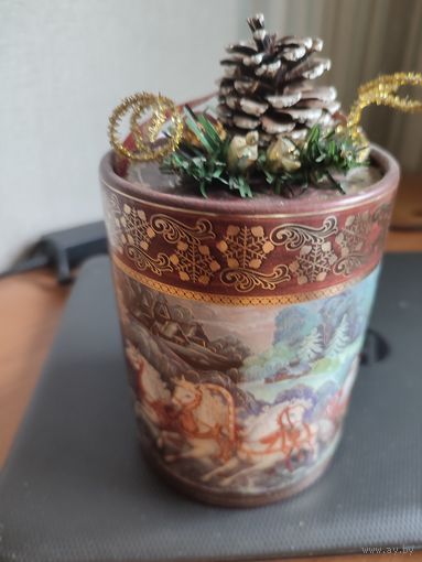 Коробочка для новогоднего подарка.