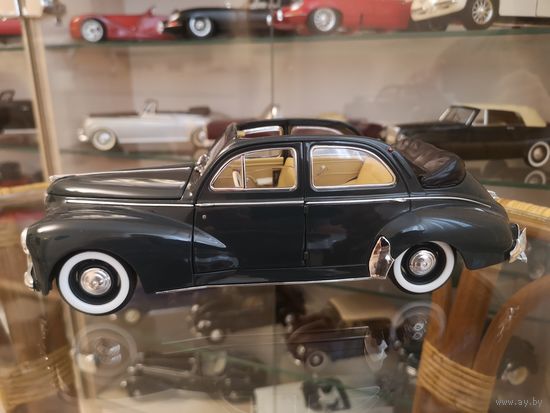 Модель 1:18 Peugeot 203. 1954