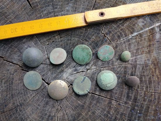 Пуговицы 10 штук. Старые. С надписями (12). Находка