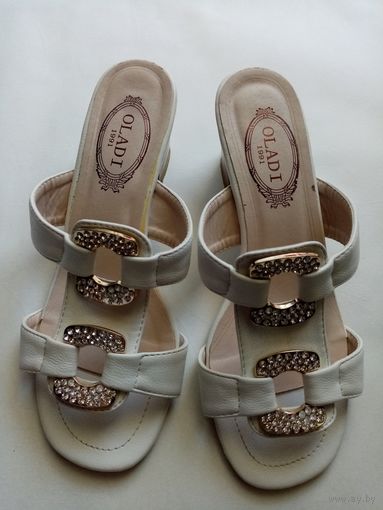 Туфли летние на широком каблуке Oladi