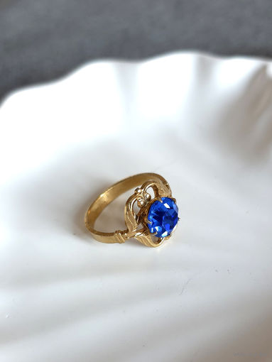 Винтажное ретро кольцо с синим камнем р. 18,5