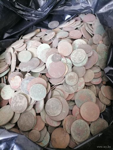 Более 5 килограммов уставших медных монет