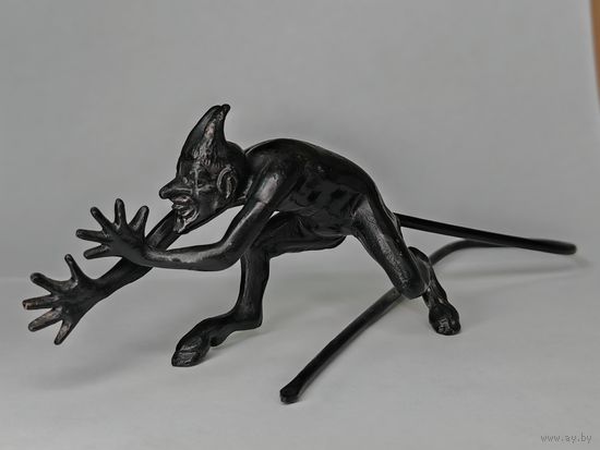 Статуэтка Чёрт Касли