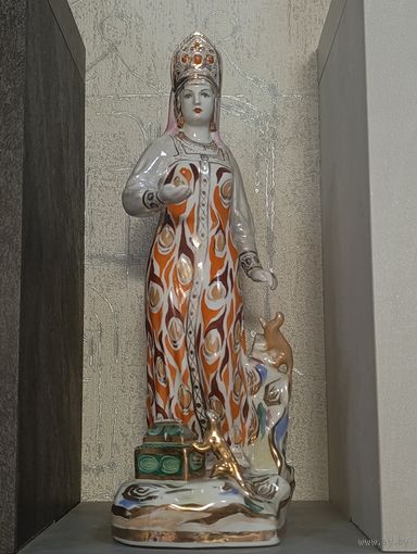 Статуэтка "Хозяйка медной горы".Дулево, 1959 г.Клеймо.По сказке Бажова.Редкая красная роспись.