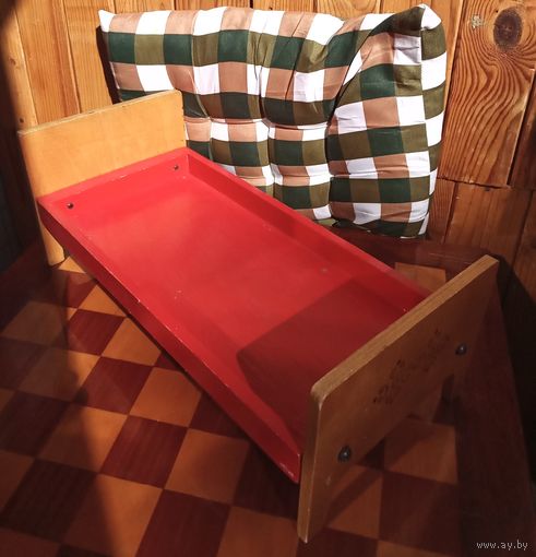 Кроватка для куклы