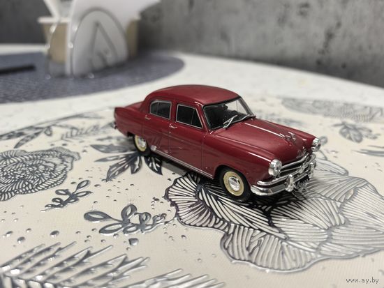 Волга бордовая