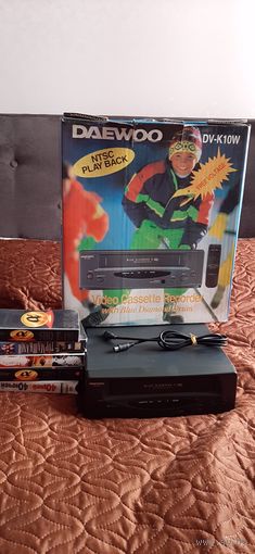 Видеомагнитофон. Видак. DAEWOO video cassete recorder. Корея. Исправен. Пользовались пару раз в свое время. Как новый. Пальт ищем.