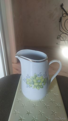 Кувшин. СССР. Рижский фарфоровый завод.