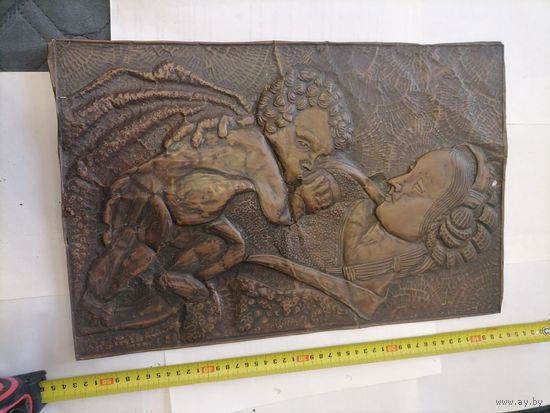 Старое медное панно кормящая мать