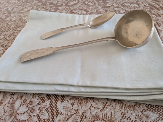 Столовые приборы