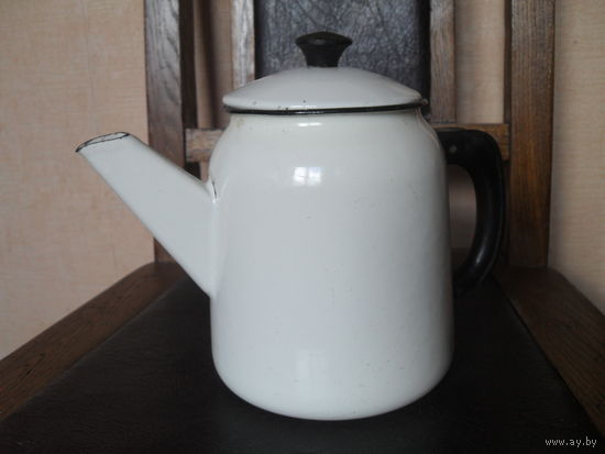 Эмалированный кофейник. 2 л.
