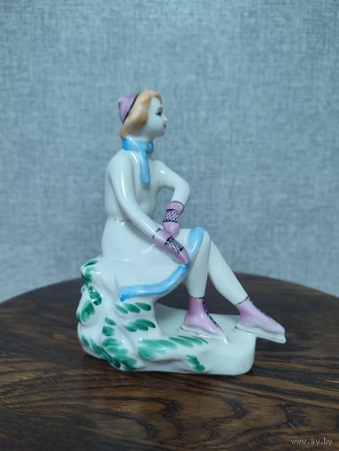 Статуэтка, фигурка фарфоровая фигуристка