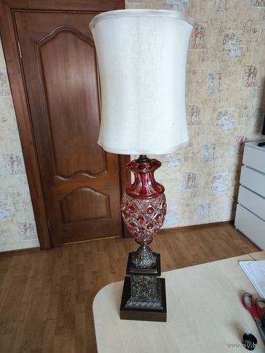 Бронзовая лампа Leviton 85см