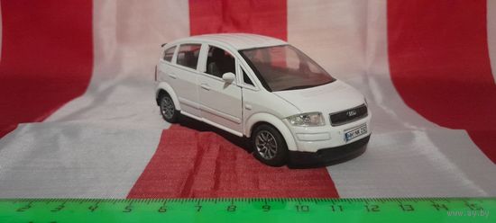 Машинка (модель) Welly Audi A2 примерно 1:43