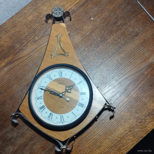 Часы,  не идуи