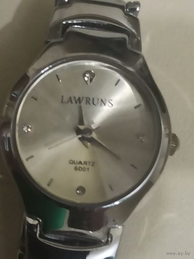 Часы женские  кварцевые марки Lawruns. , элегантный дизайн.
