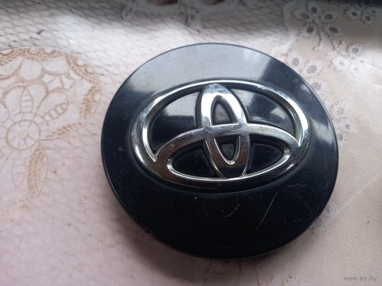Эмблема значек шильдик TOYOTA