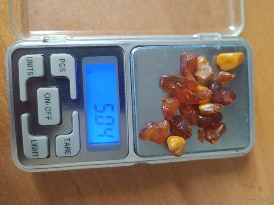 Янтарь, кусочки.