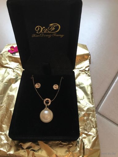 Цепочка с кулоном и сережки с кристаллами НОВЫЙ