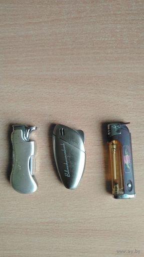 Самовывоз!!! Три зажигалки. Конец прошлого века. Почтой не высылаю.