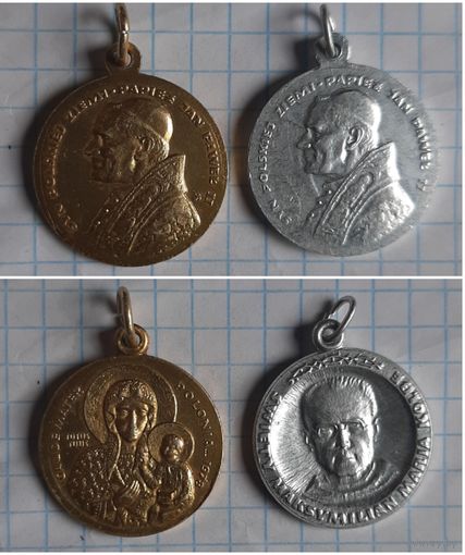 Медальон католический,  цена за пару.