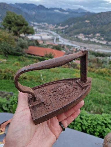 Французский калильный утюг. Гербовое клеймо.