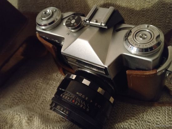 Фотоаппарат Зенит Е c объективом Helios-44