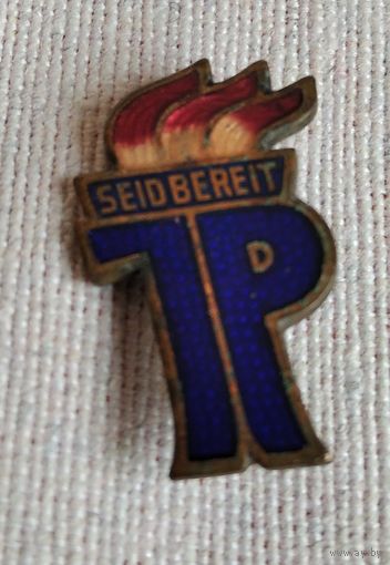 ГДР . Членский пионерский знак