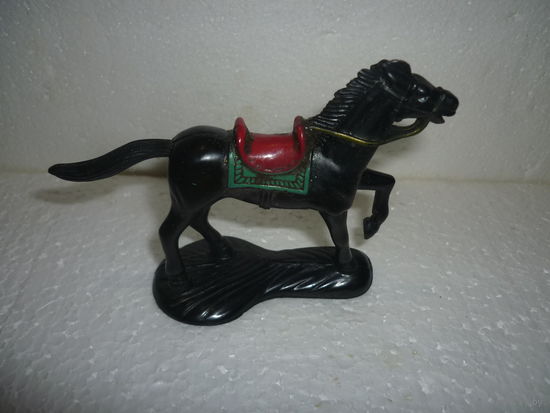 Фигурка КОНЬ. ГДР