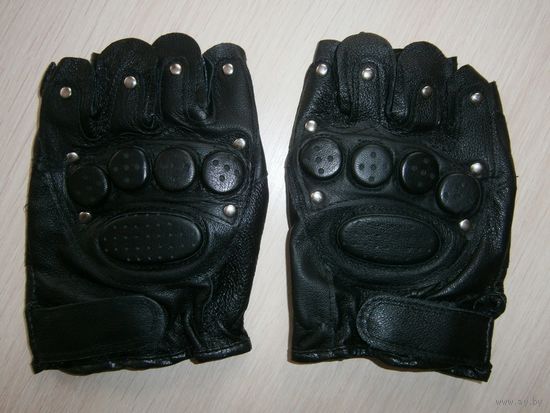 Перчатки без пальцев,натуральная кожа,новые