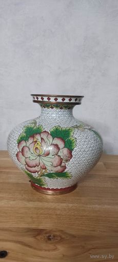 Ваза в технике клуазоне.