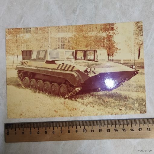 Оригинальный снимок конверсионного вездехода "Березина" исполненного на базе БМП-1. 140 танкоремонтном заводе г. Борисова. 1990-е.